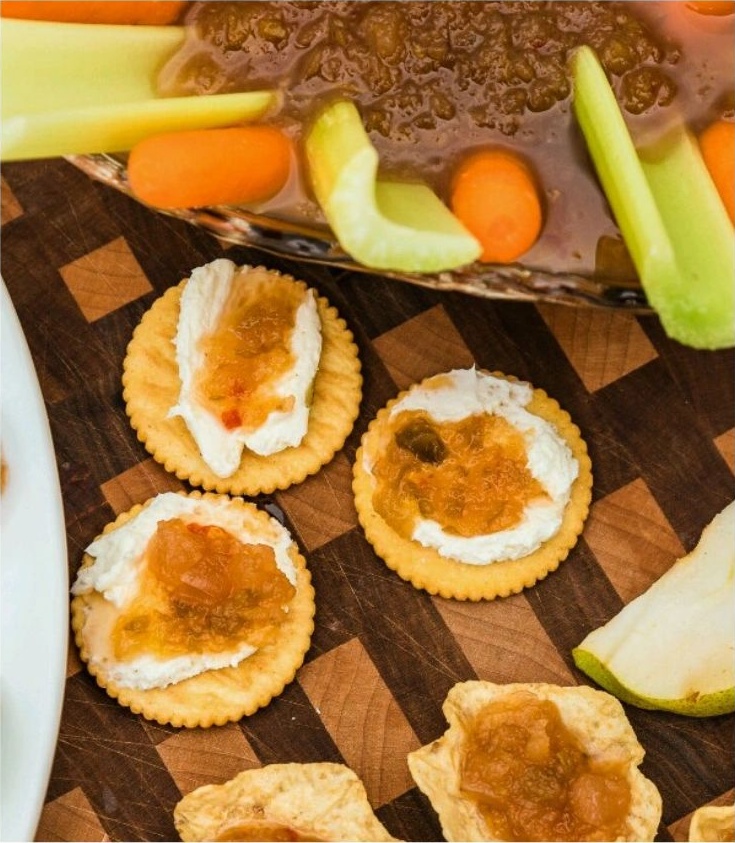 Cream Cheese Relish Crackers